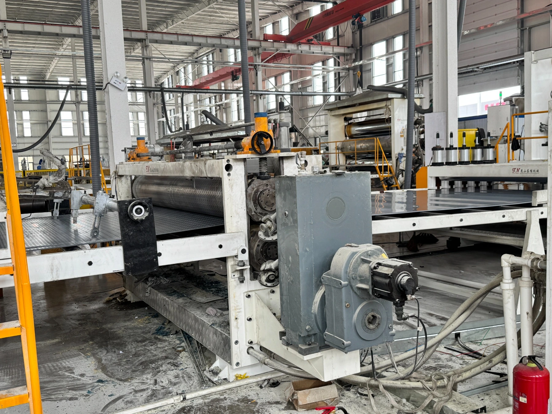 Peralatan produksi