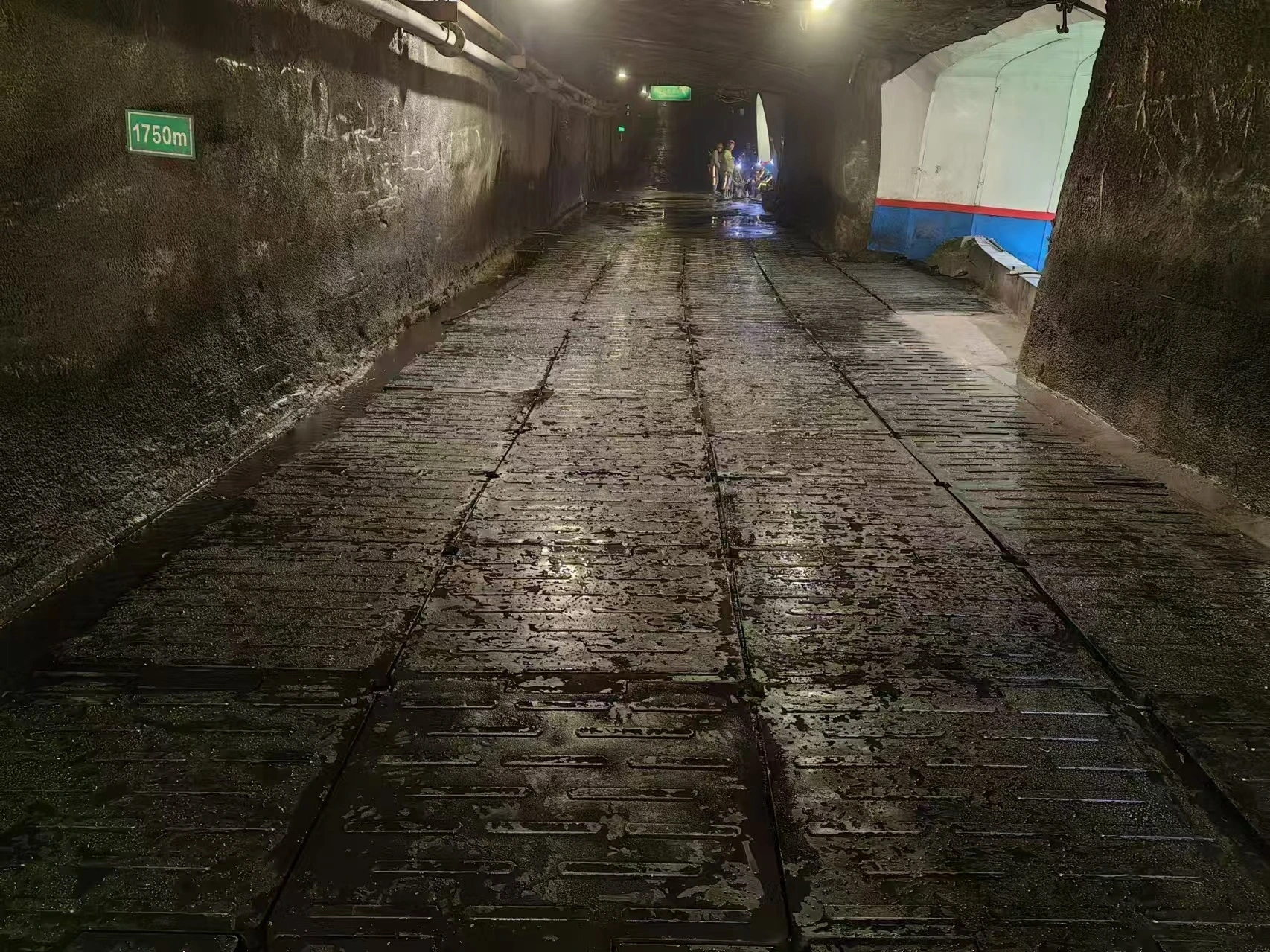 Jalan akses bawah tanah — referensi penggunaan