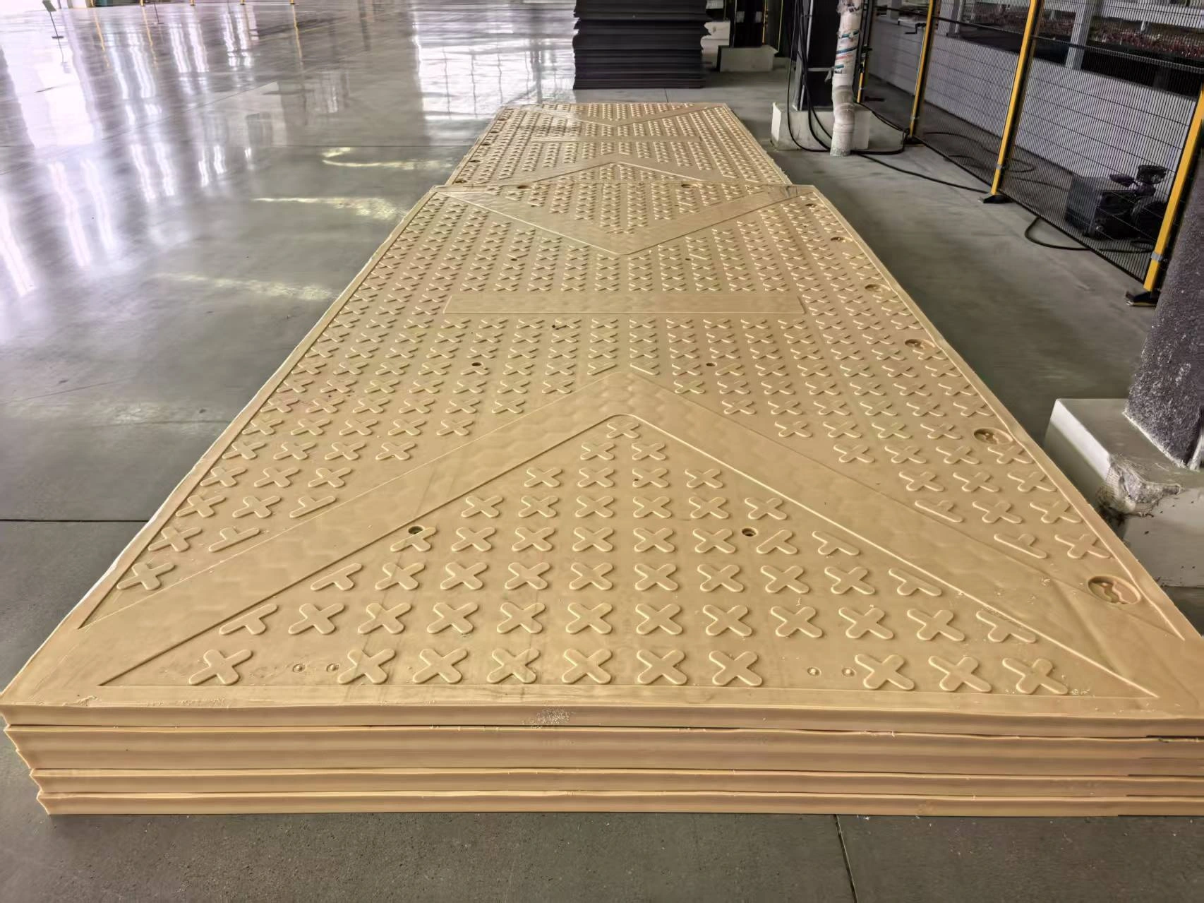 Mat akses berongga UHMWPE