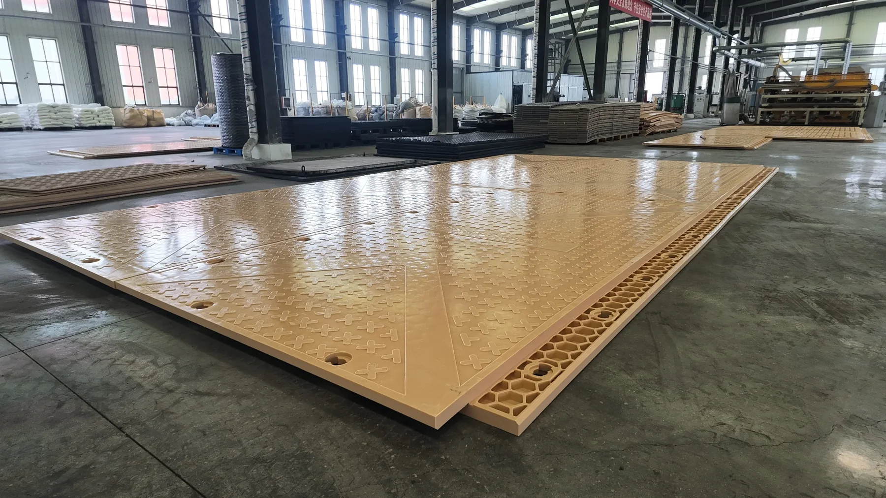 Mat akses berongga UHMWPE