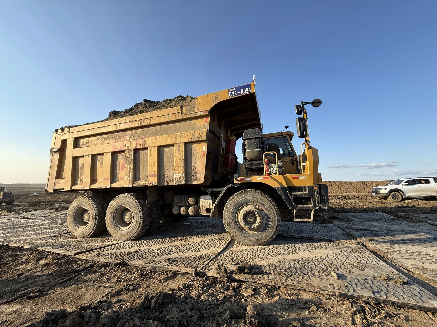 Akses truk dump — referensi penggunaan