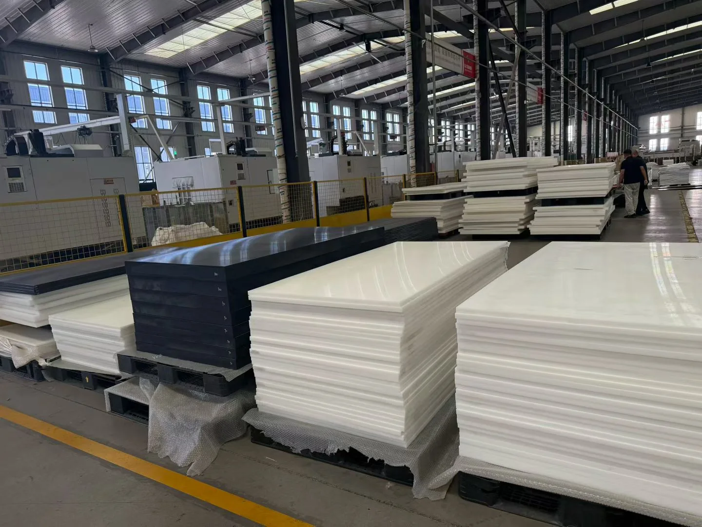 Lembaran UHMWPE & komponen hasil pemesinan